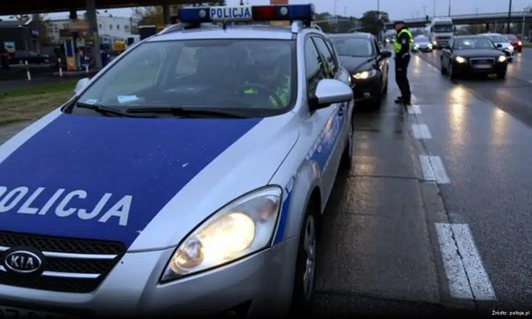Powlokące się ucieczki motocyklisty zakończone zatrzymaniem przez policję w Gdowie